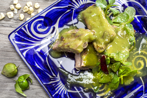 pork ribs with verdolaga and tomatillo sauce